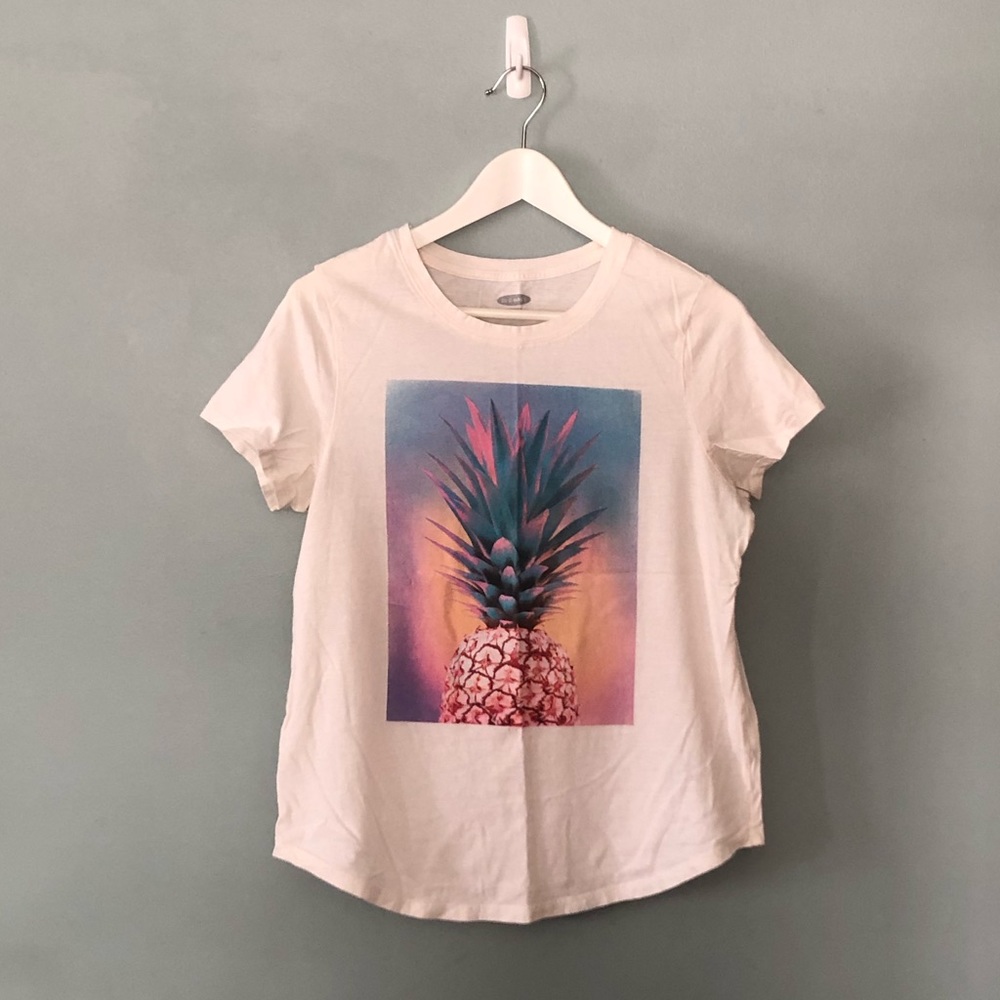 Old Navy Pineapple Tee EUC